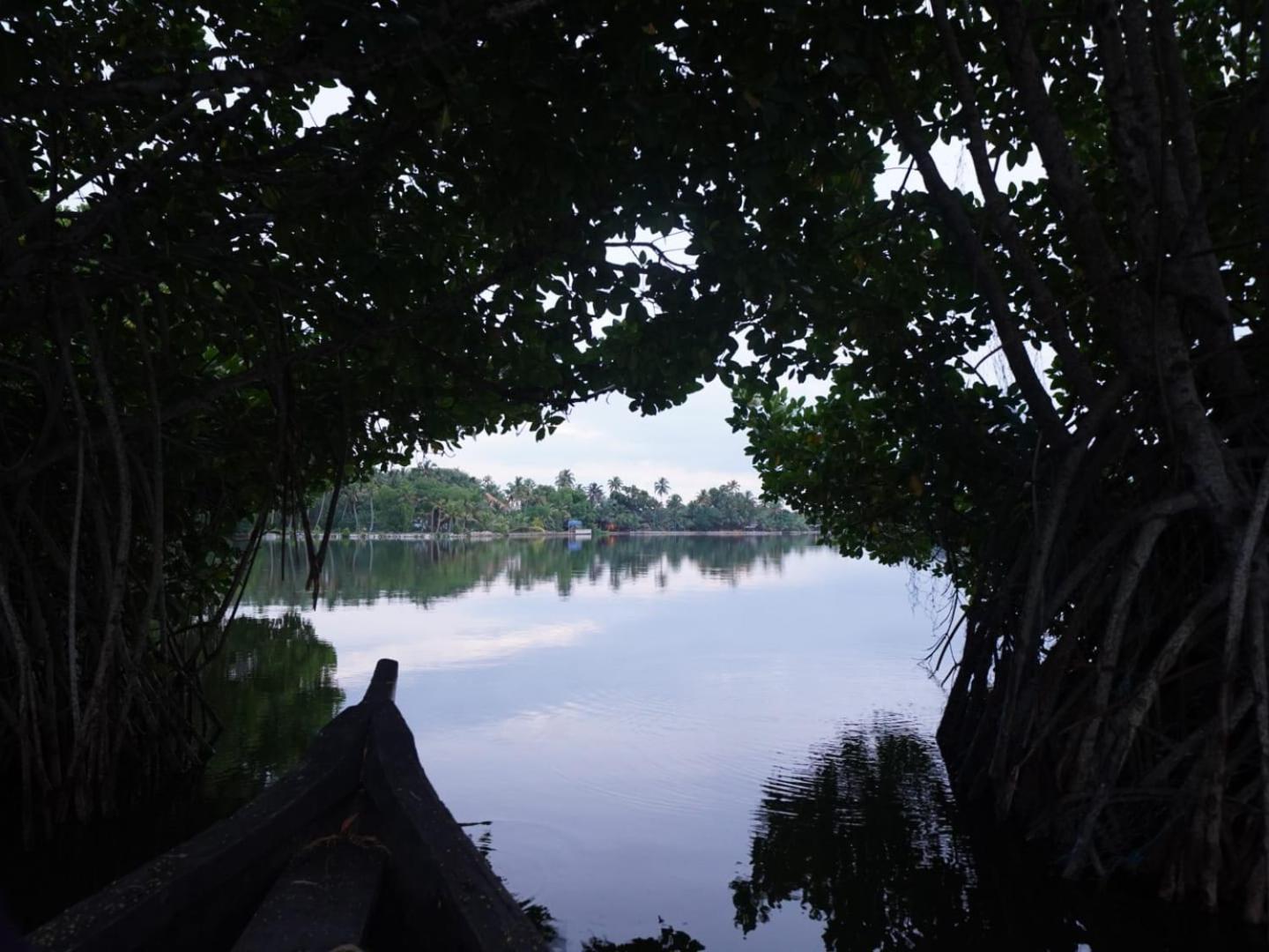 Bliss Munroe Island Mundrothuruth